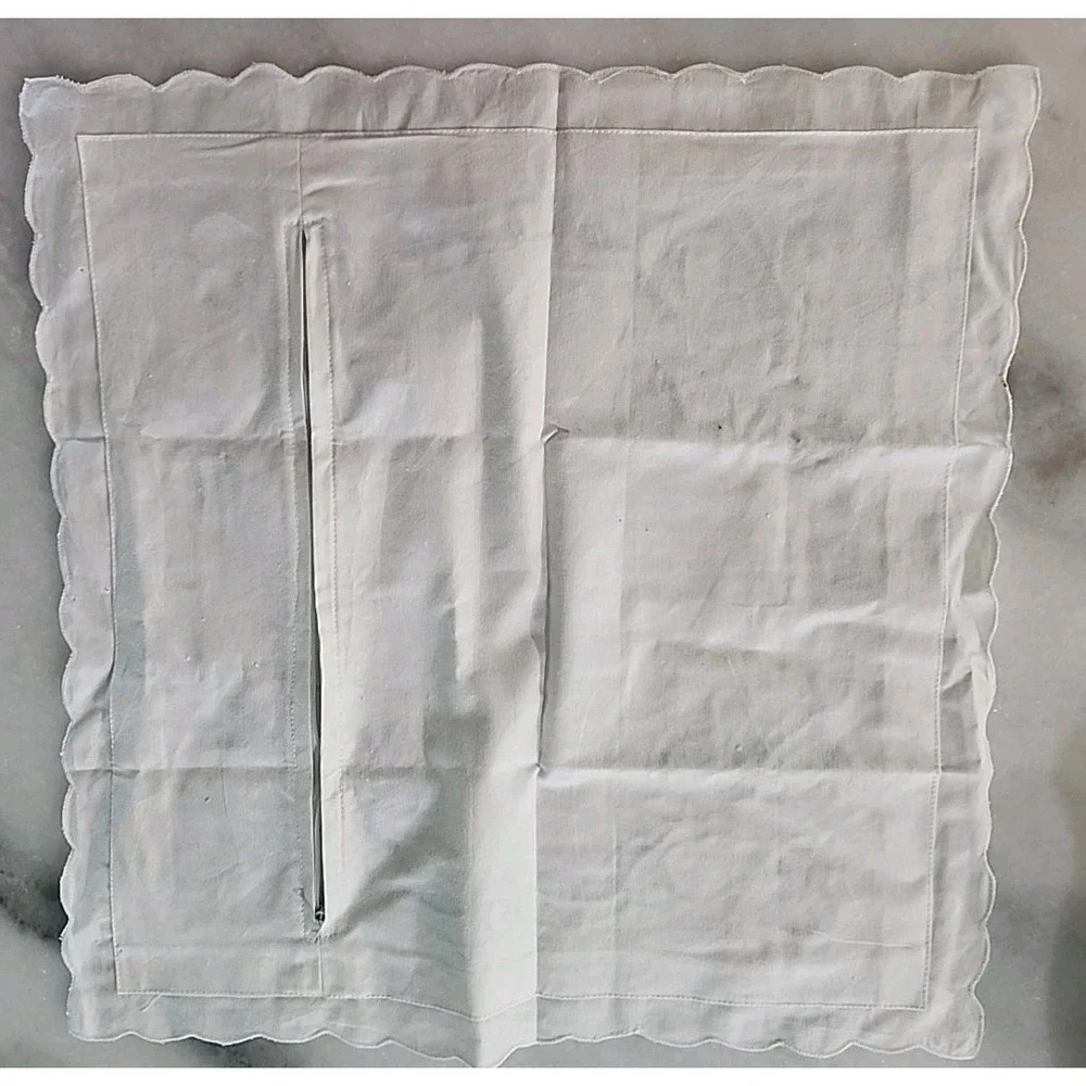 18-in White Cotton Pillow Square Scalloped Edge Blue Cutwork Embroidery Zipper